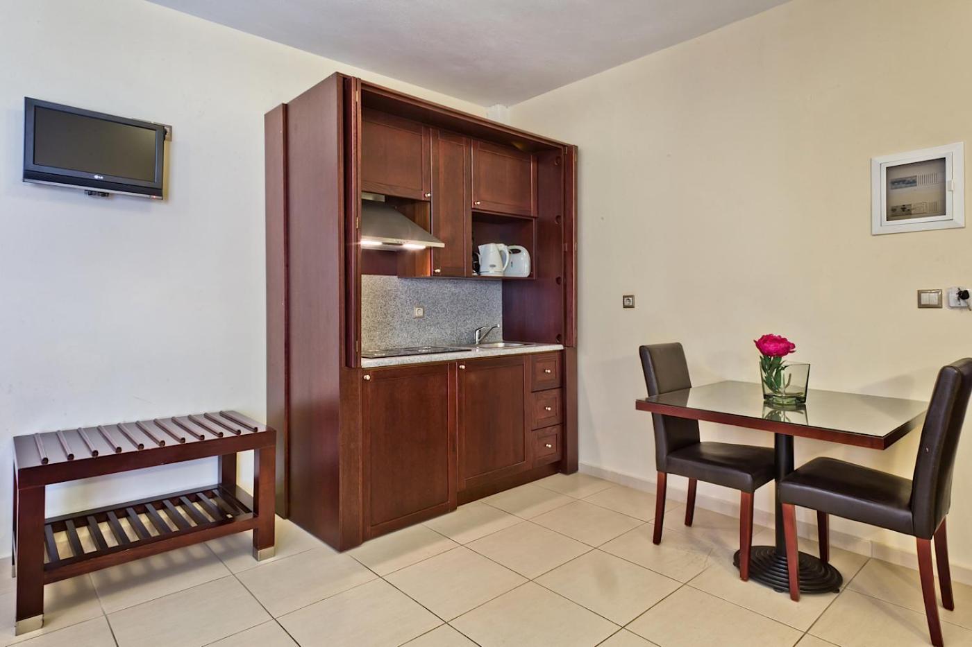 Socrates Hotel Apartments Karpathos Town  Exterior photo